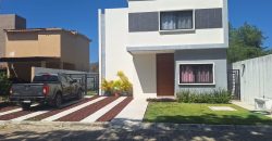 CASA AMUEBLADA EN RENTA / Fraccionamiento LA HIGUERA 🌳