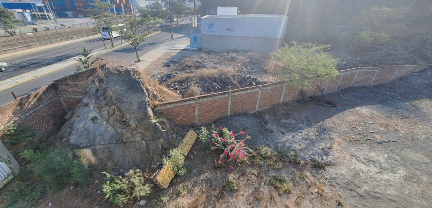 TERRENO + CONSTRUCCION. A PIE DE BLVD COSTERO MIGUEL DE LA MADRID * SECTOR 8