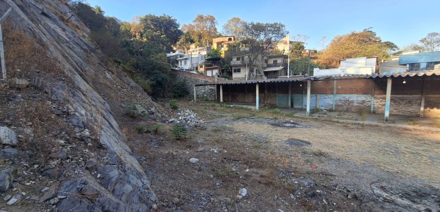 TERRENO + CONSTRUCCION. A PIE DE BLVD COSTERO MIGUEL DE LA MADRID * SECTOR 8