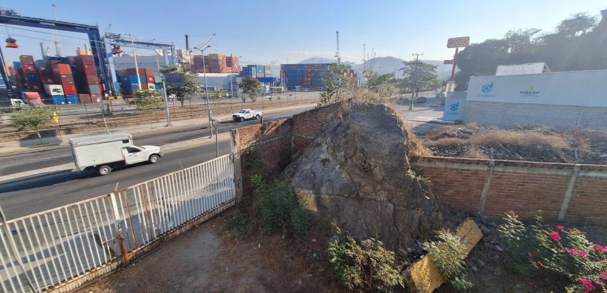 TERRENO + CONSTRUCCION. A PIE DE BLVD COSTERO MIGUEL DE LA MADRID * SECTOR 8