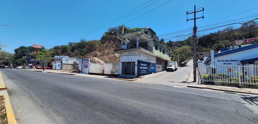 TERRENO + CONSTRUCCION. A PIE DE BLVD COSTERO MIGUEL DE LA MADRID * SECTOR 8